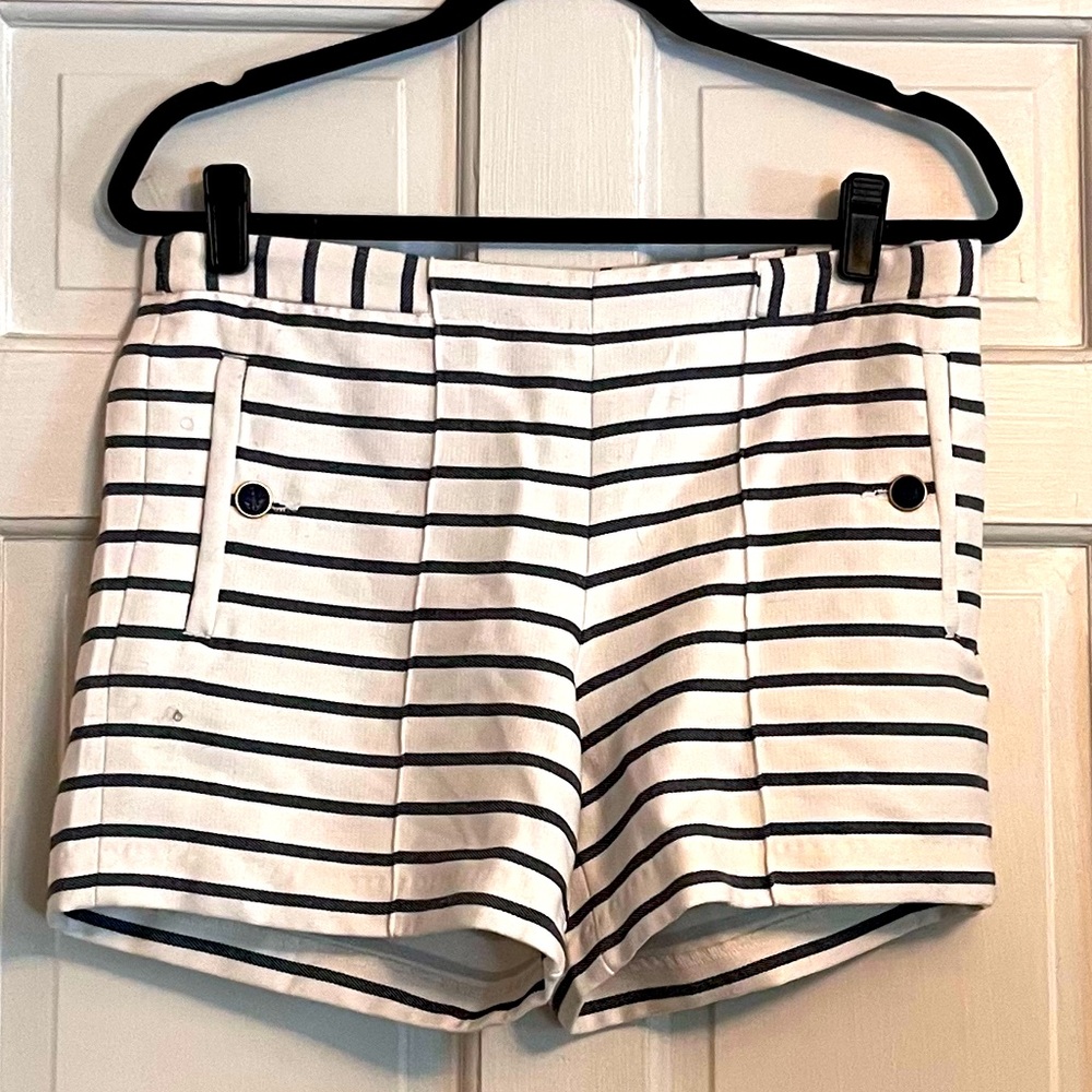 Dalia size 6 Women’s Shorts